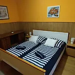 Beke Sziget Hotel Komló