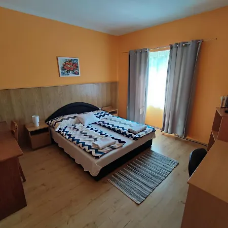 Beke Sziget Komló