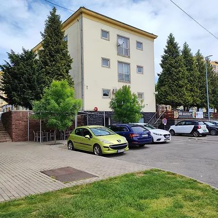 Béke Sziget Szálloda Komló